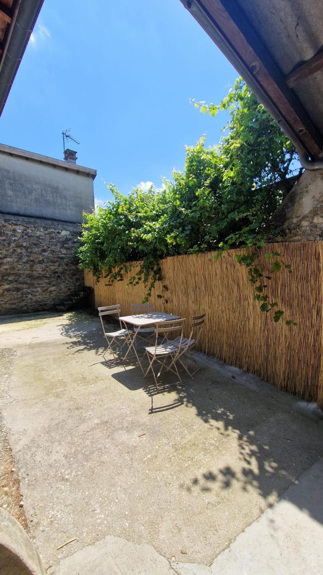 Le Bourg Apartment Lagnieu Екстериор снимка